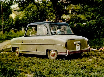 Illustration for article titled The Weirdly Awesome Microcars of Hungary